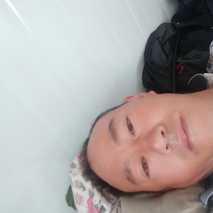 寒冷相许红酒的照片