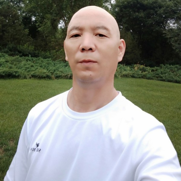 认真回眸红尘的照片