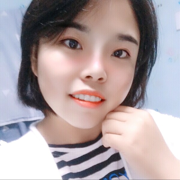妩媚口红的照片