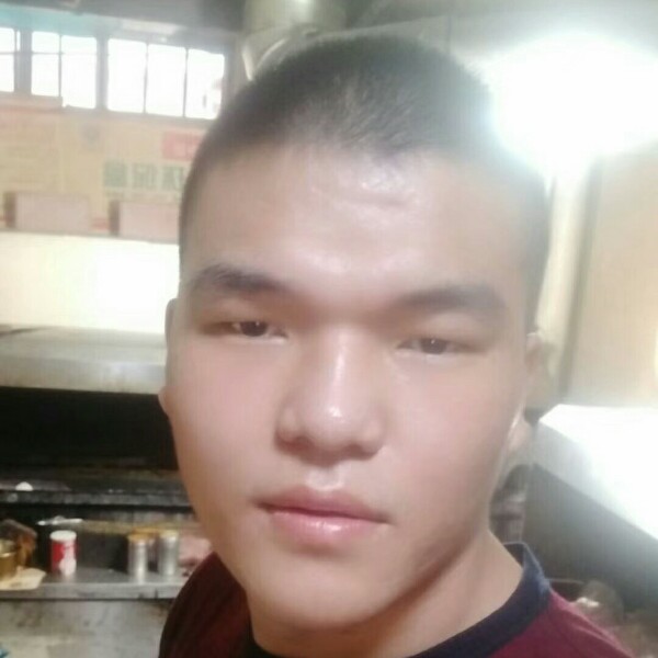 机智踢酒窝的照片