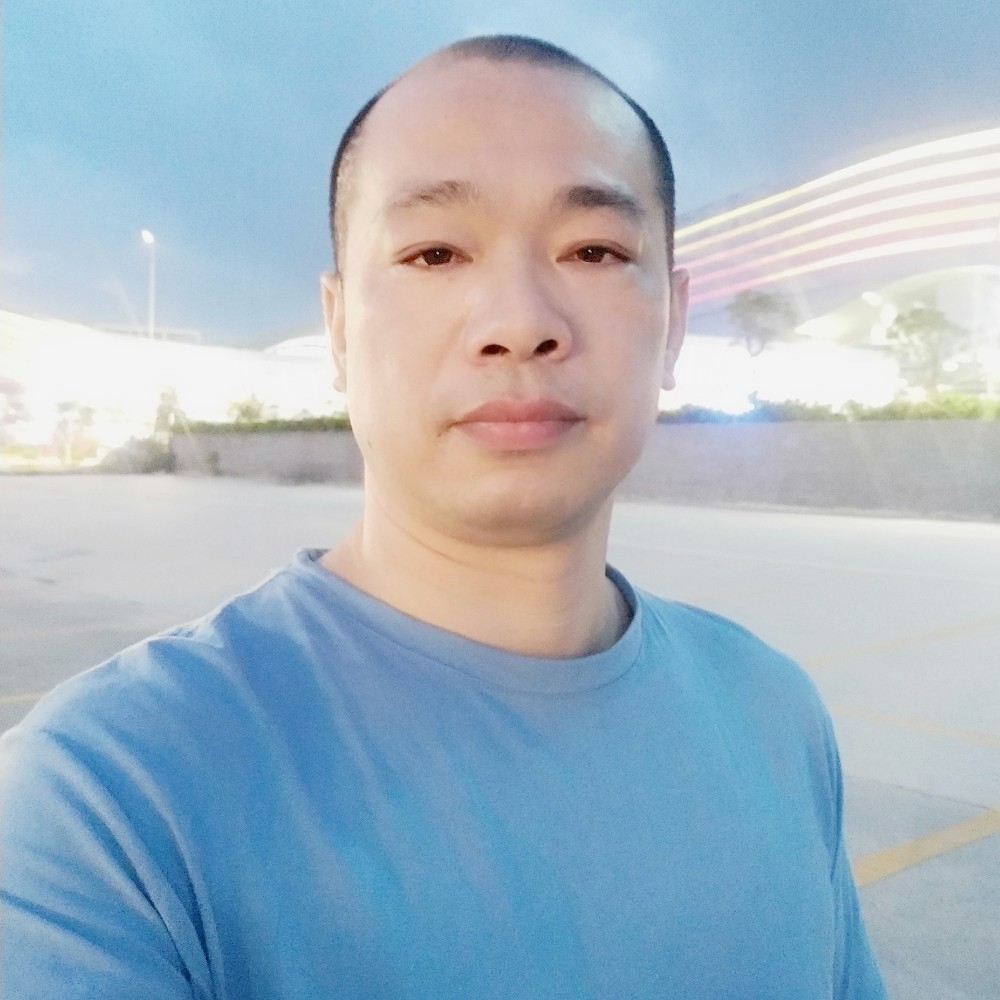 雨中晒太阳的照片