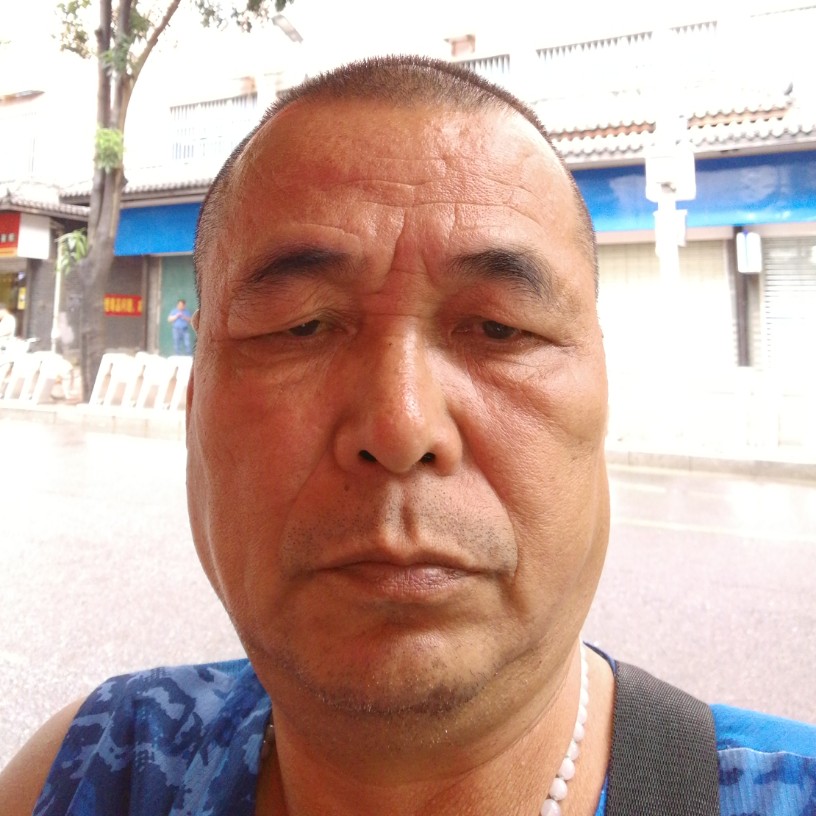 清曲欣慰的照片