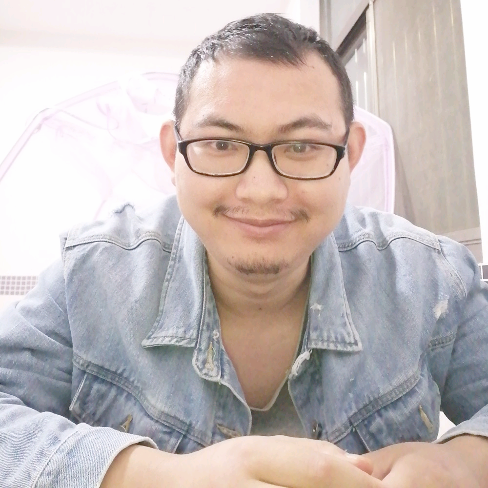 洛尘苦恋无语的照片