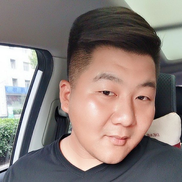 万宝路蹙眉妖娆的照片