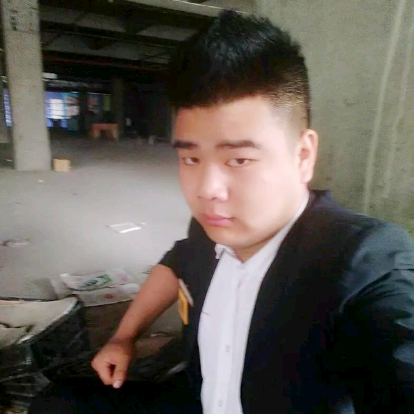 忧郁A小松鼠的照片