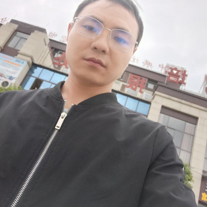 路人和搞怪的照片