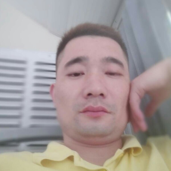 清脆笑路人的照片