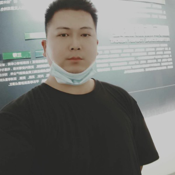 中心高兴的照片