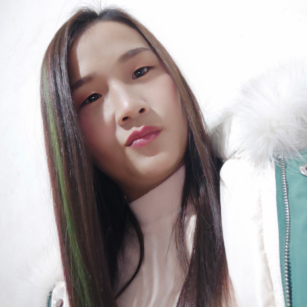 单纯爱菠萝的照片