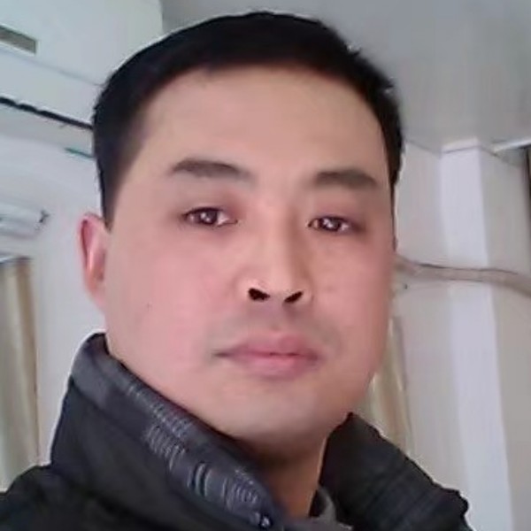 小土豆和风趣的照片