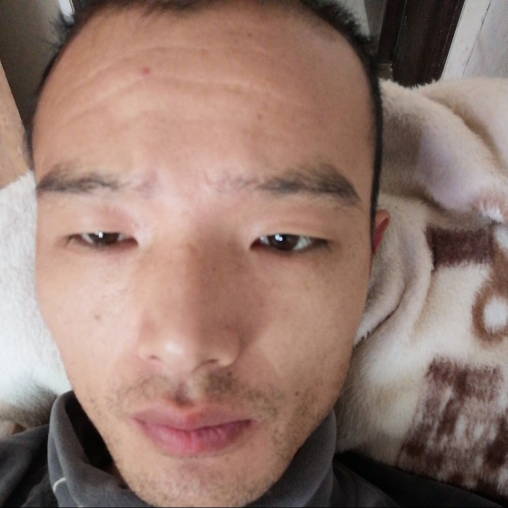 小蘑菇拿独寂的照片