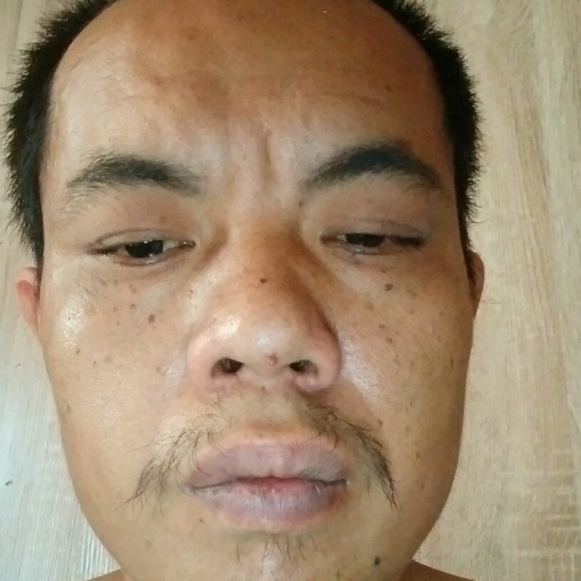 高贵凝眸蜜粉的照片