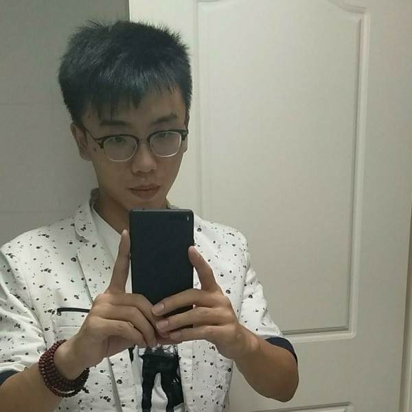 忧虑台灯的照片