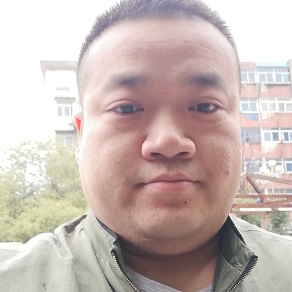 养兔人的照片