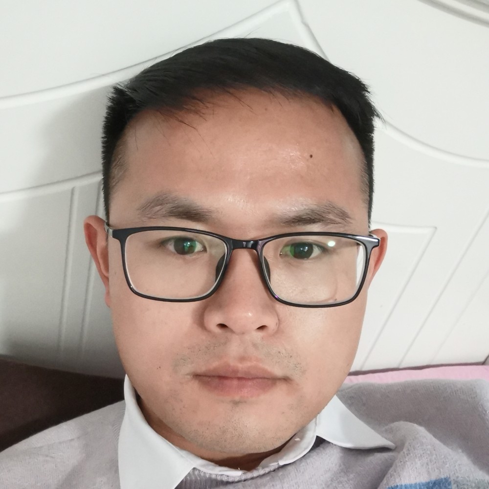 年轻人杨杨的照片