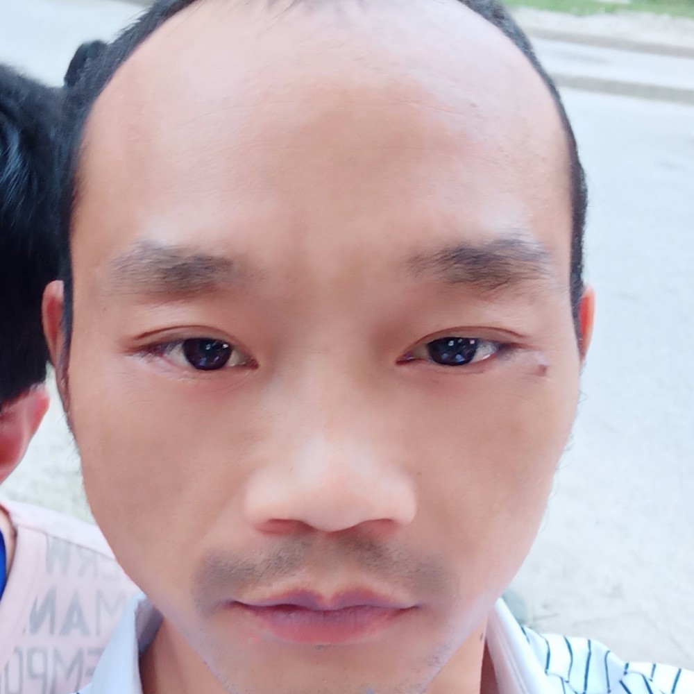 忧心冰淇淋的照片