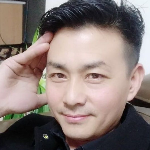 秋衣大叔的照片