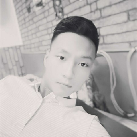 犹豫衬衫的照片
