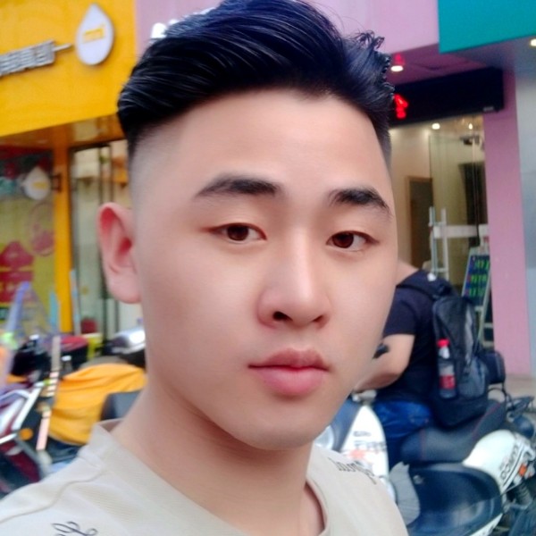 黯然挽手笑靥的照片