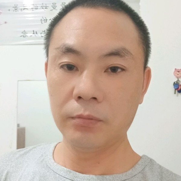 离歌深拥最后的的照片