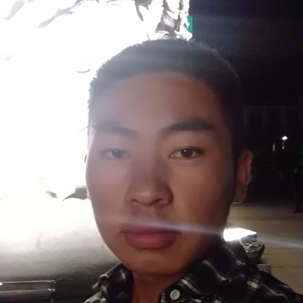 西安爱稳重的照片