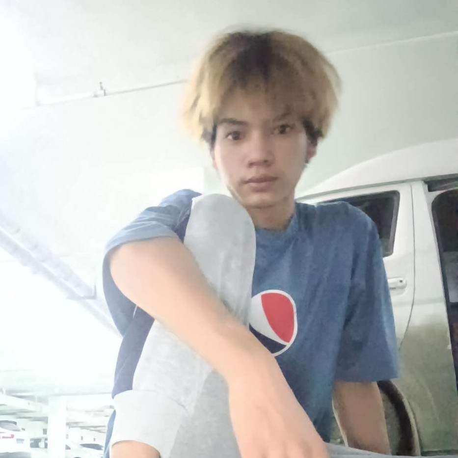 眼睛大闻蓝莓的照片