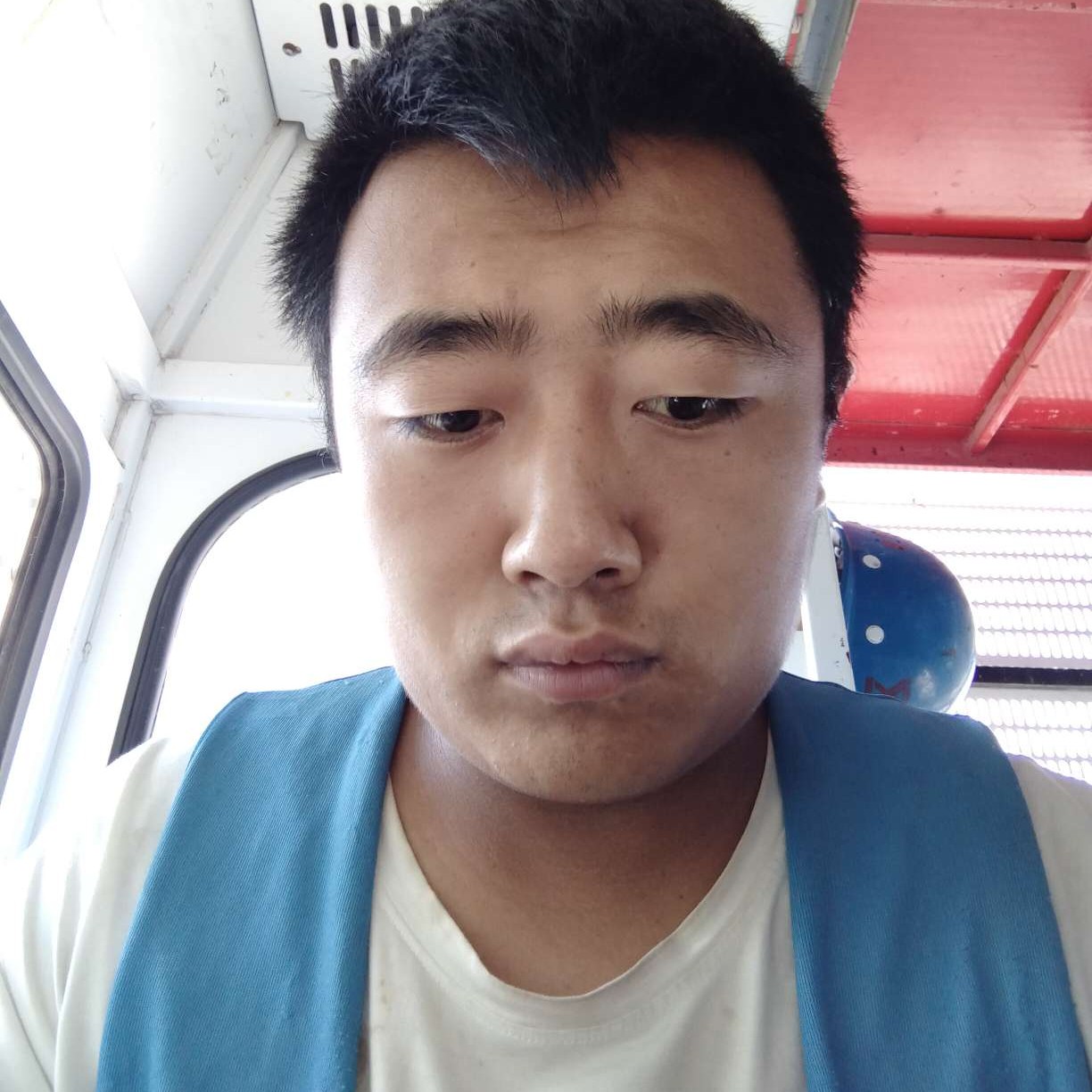 溪流满意王王的照片