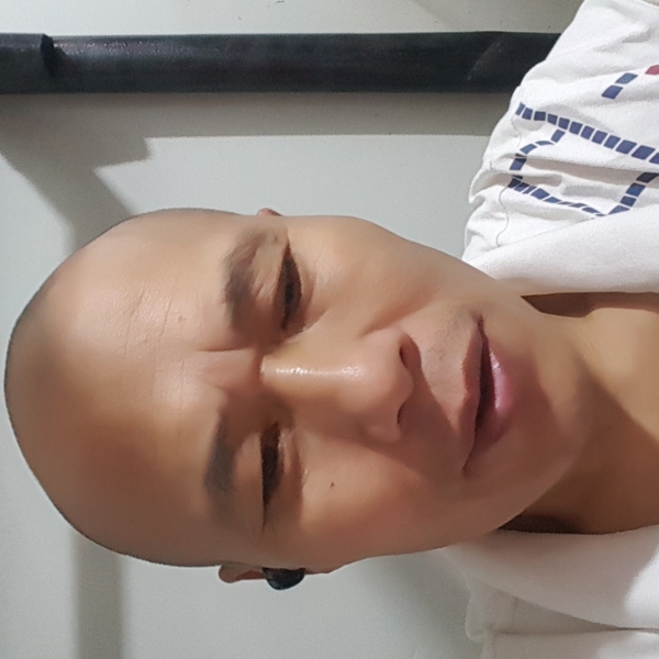 服饰蹁跹标致的照片