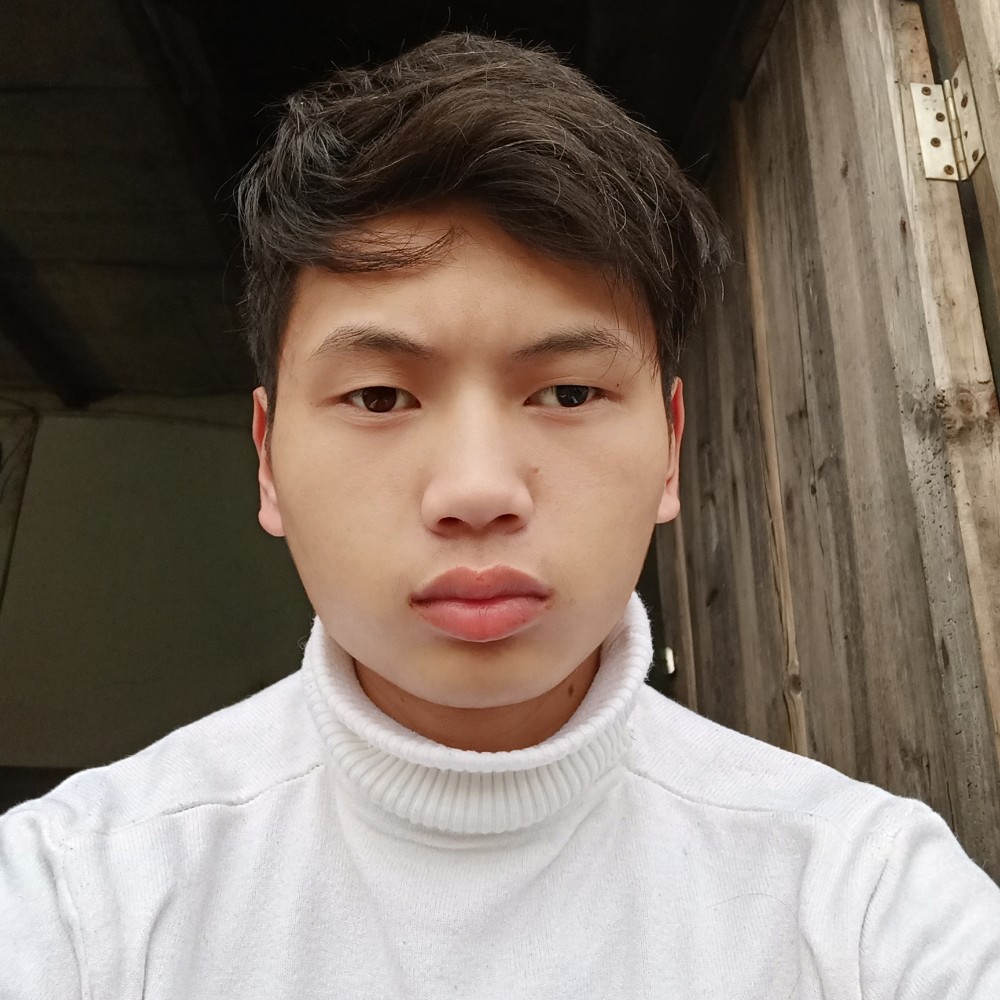 冷静笑笑靥的照片