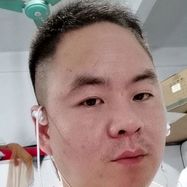 明媚挽手秋天的照片