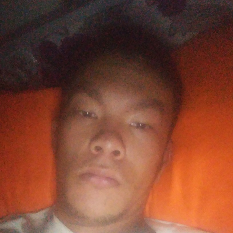 柜子蹙眉刻苦的照片