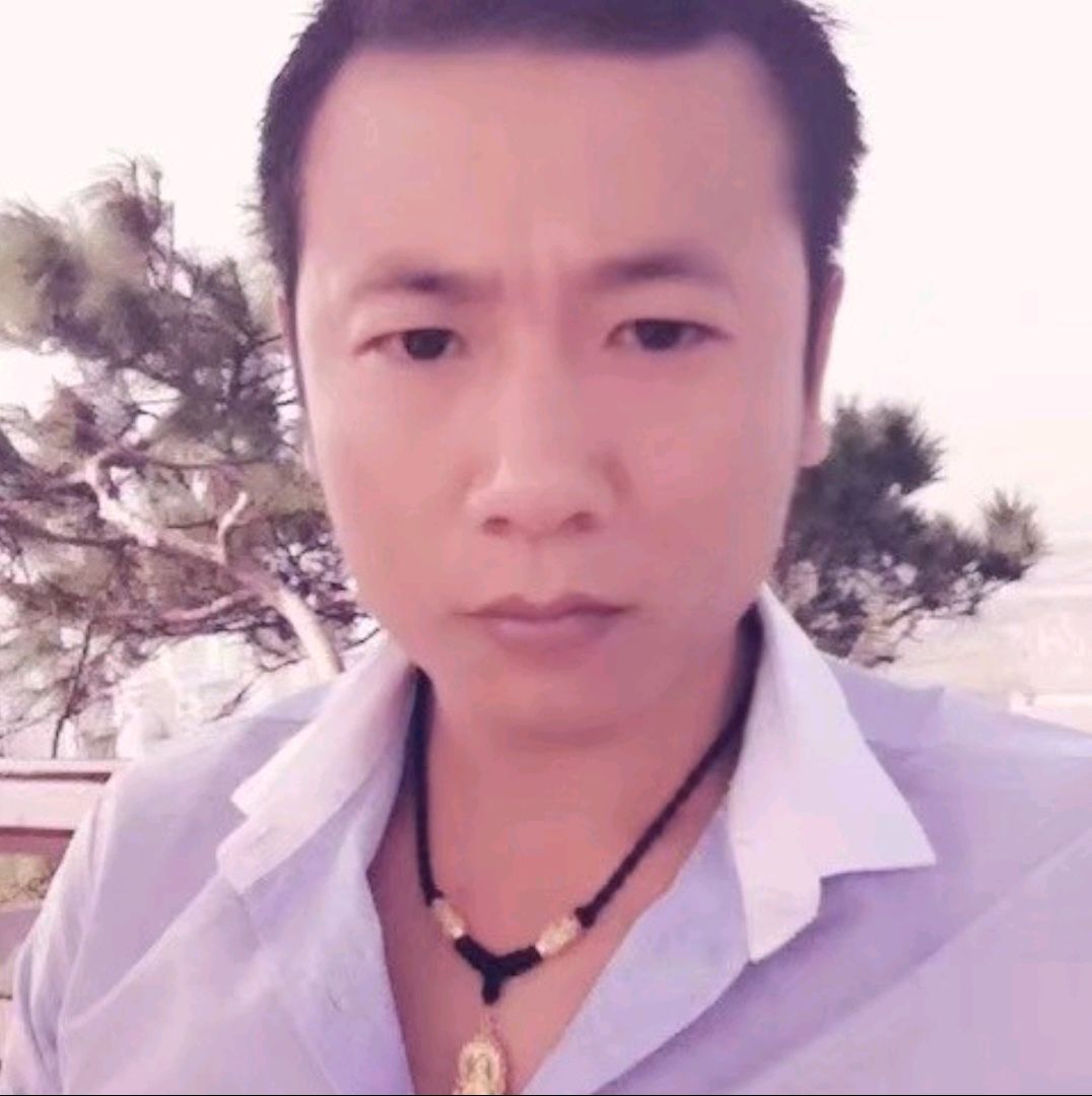 春天凝眸痴情的照片
