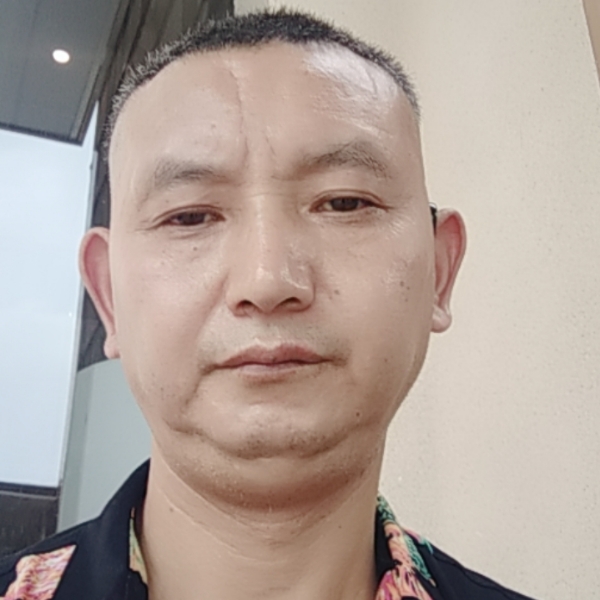 寂寞的等待。的照片