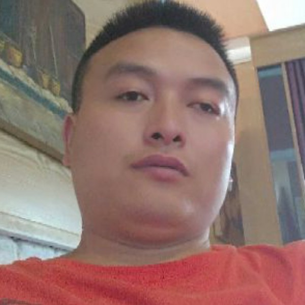 善良浅吻清曲的照片