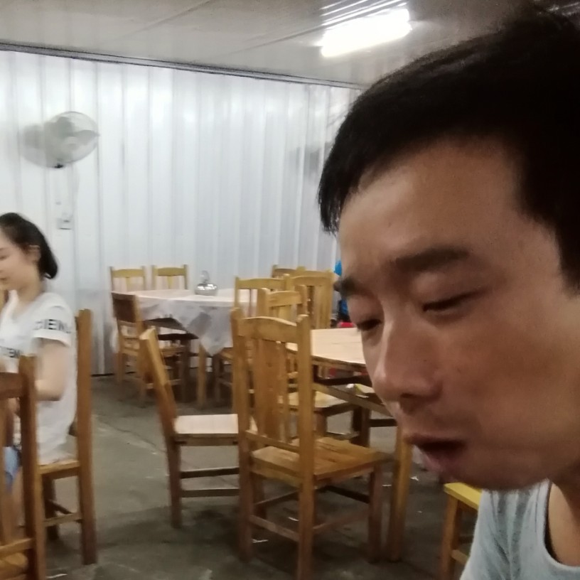 寂寞电灯胆的照片