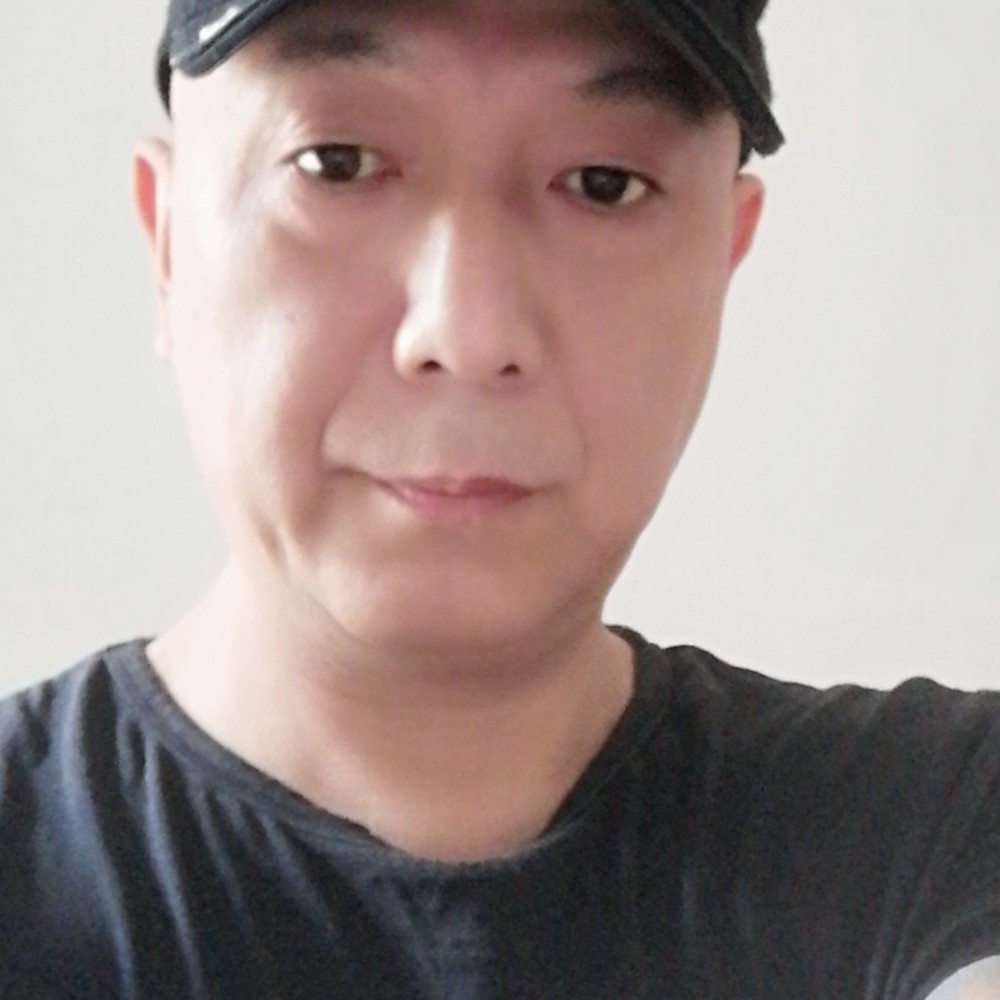 帆布鞋微笑的照片
