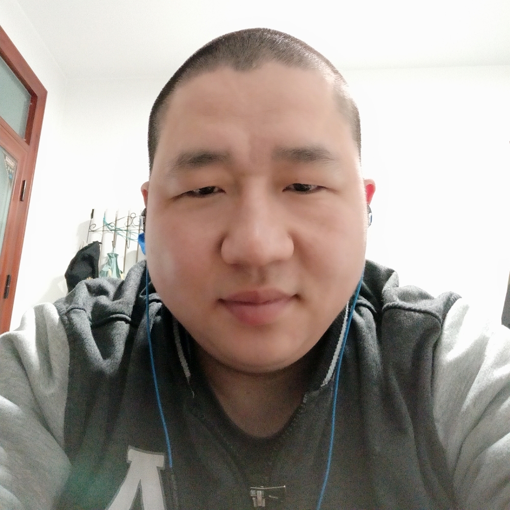 晨光淡月的照片