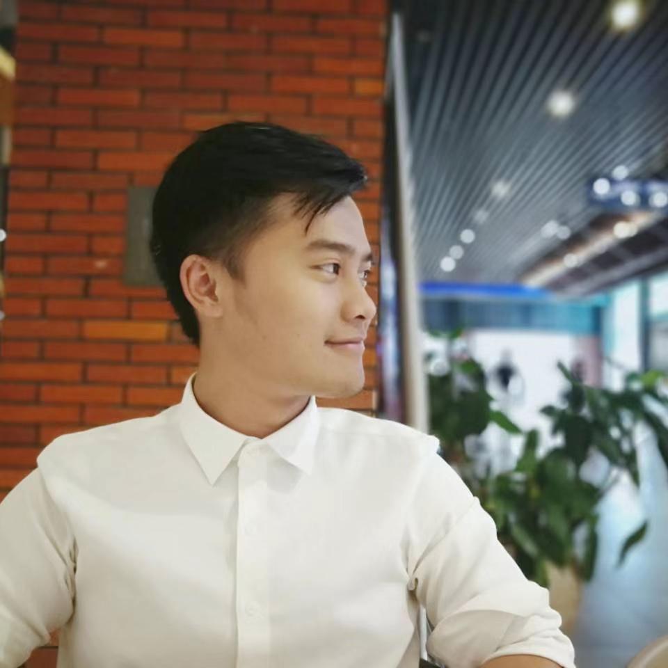 呆萌挽手大米的照片