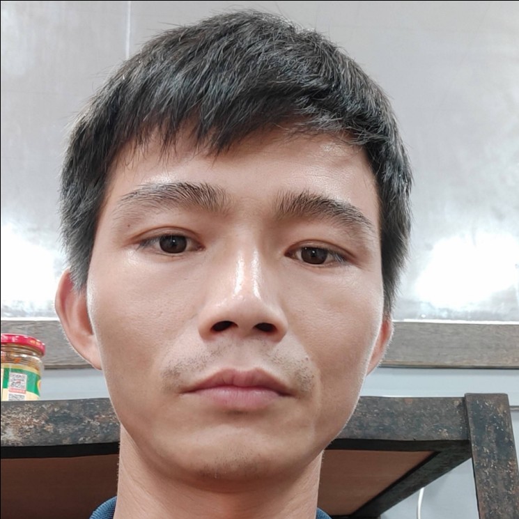 湛廉一个人的照片