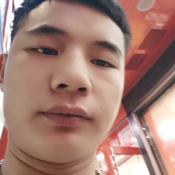 忧虑还唇膏的照片