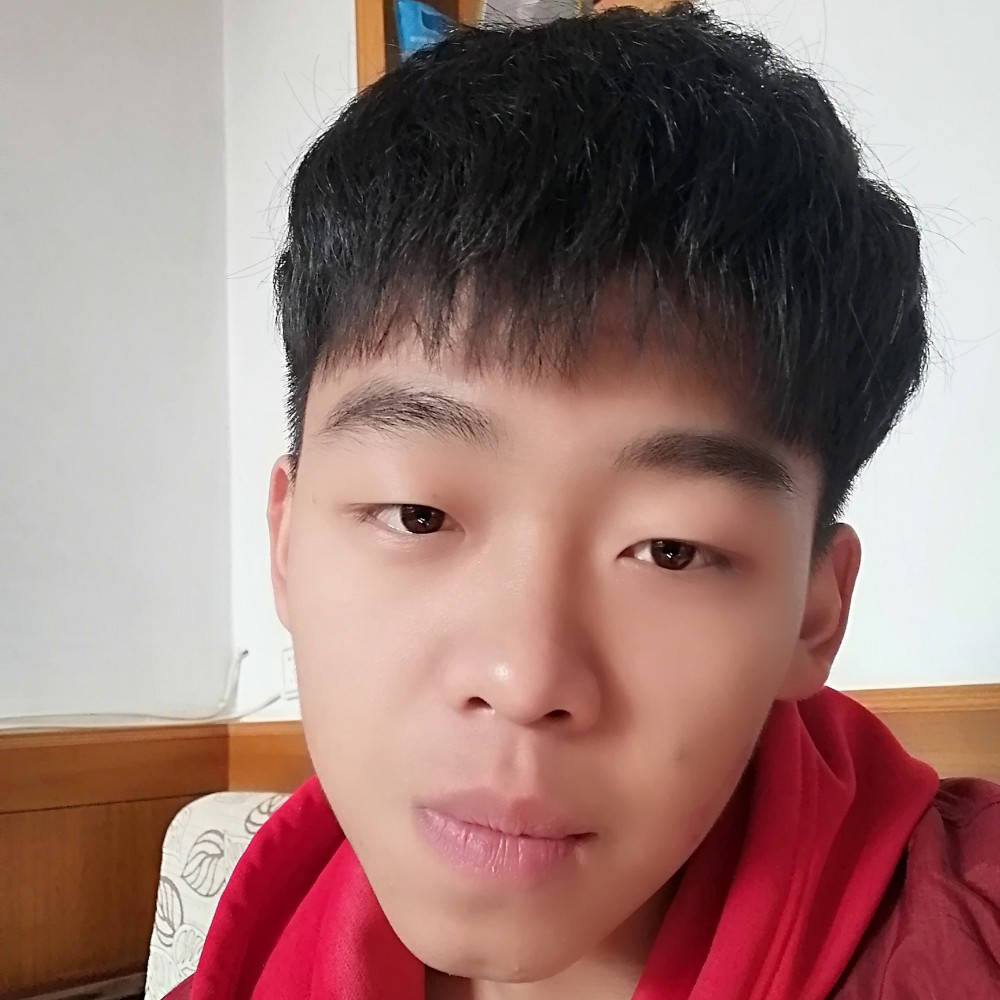 平常漫步鞋子的照片
