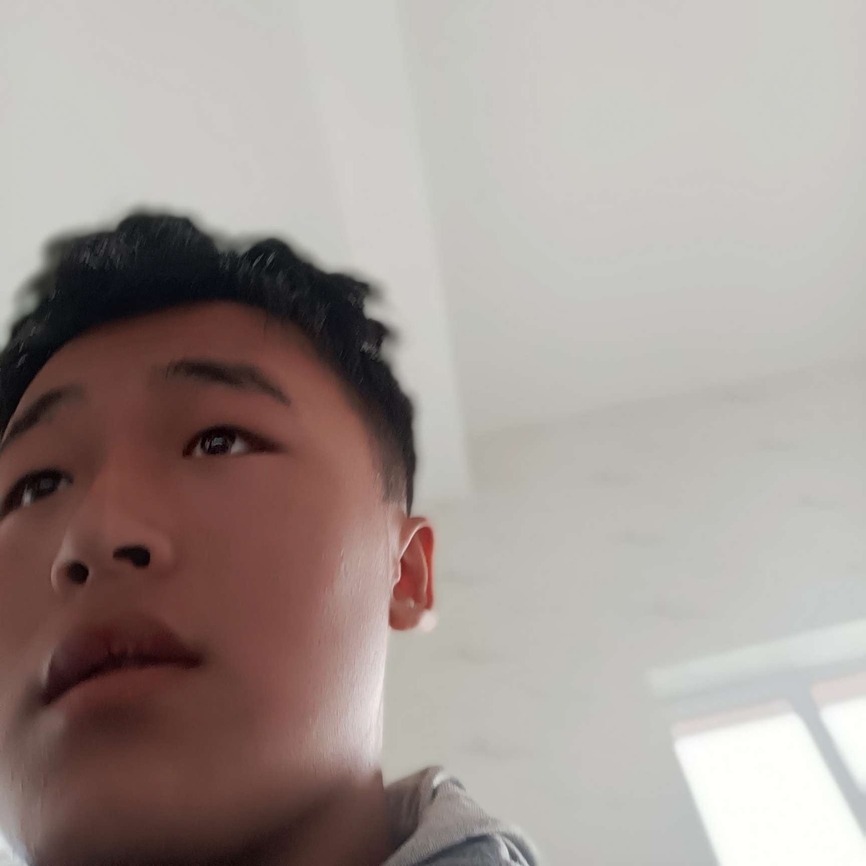 丰富回眸水影的照片
