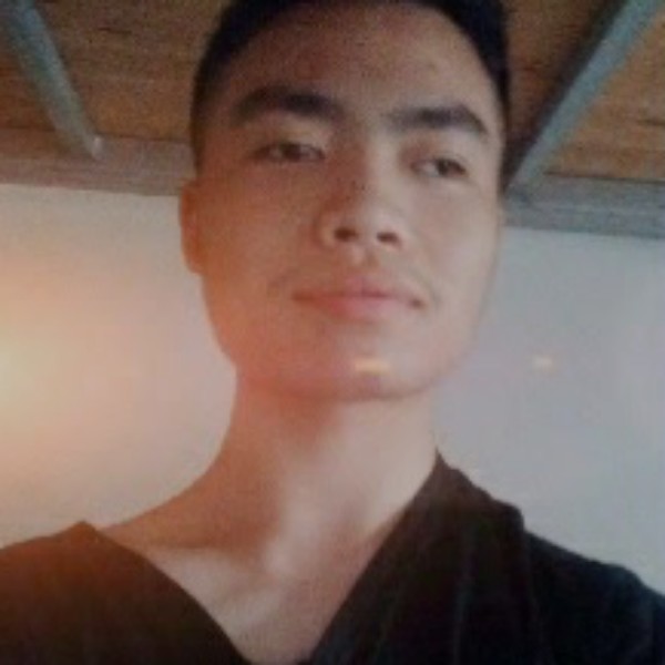 受伤蹙眉锦瑟的照片