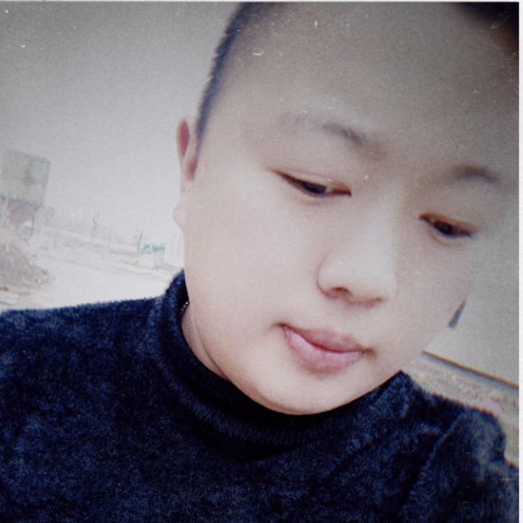 铃铛凝眸傲娇的照片