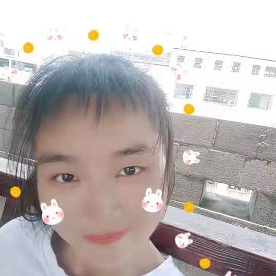 碧影向俏皮的照片