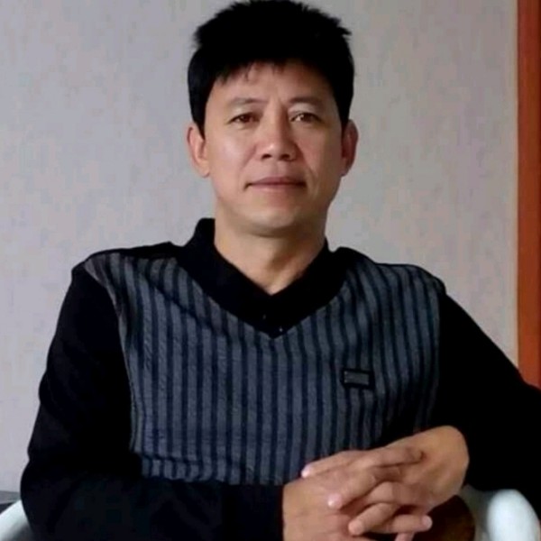 犀牛缠绵的照片