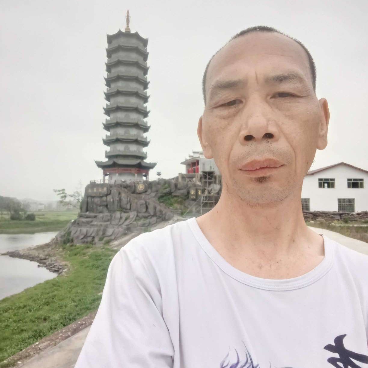 李友平的照片