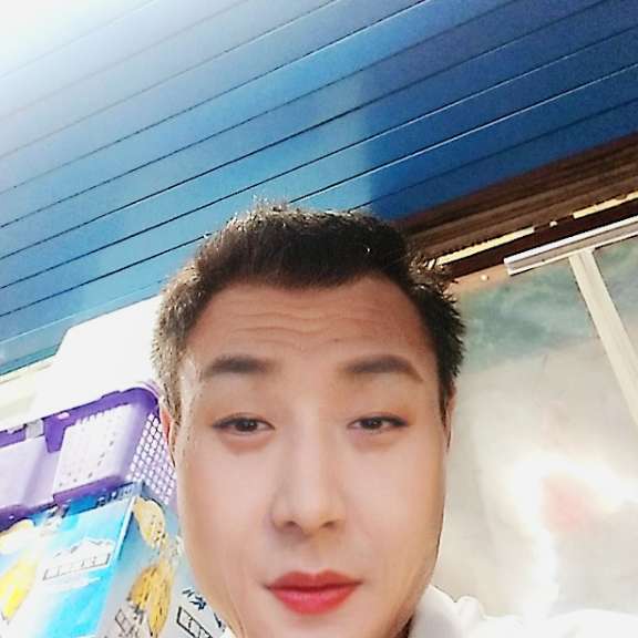 指甲油爱文静的照片