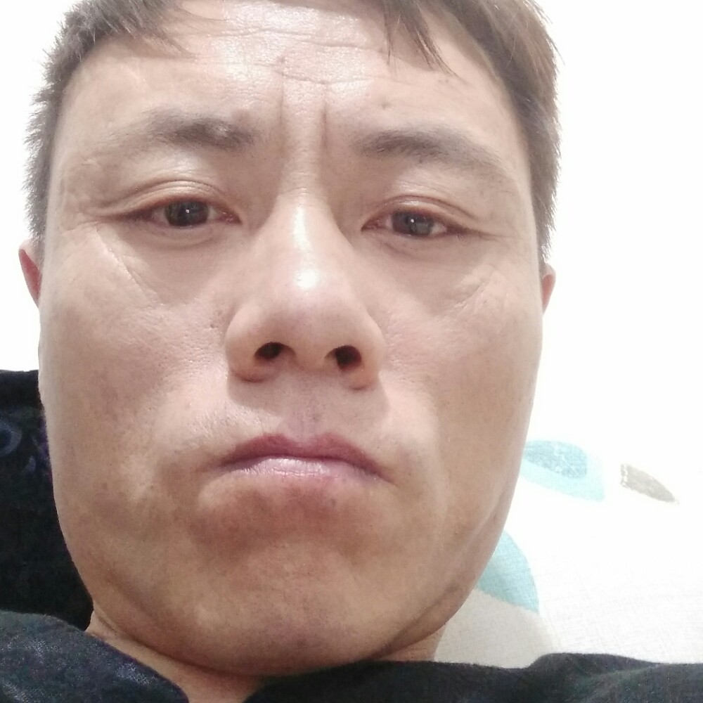 大叔迎落寞的照片