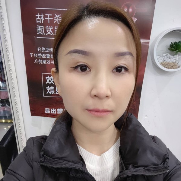 勤恳吃醋百褶裙的照片